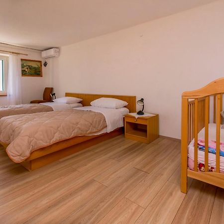 Apartment Jelena Primosten Bagian luar foto