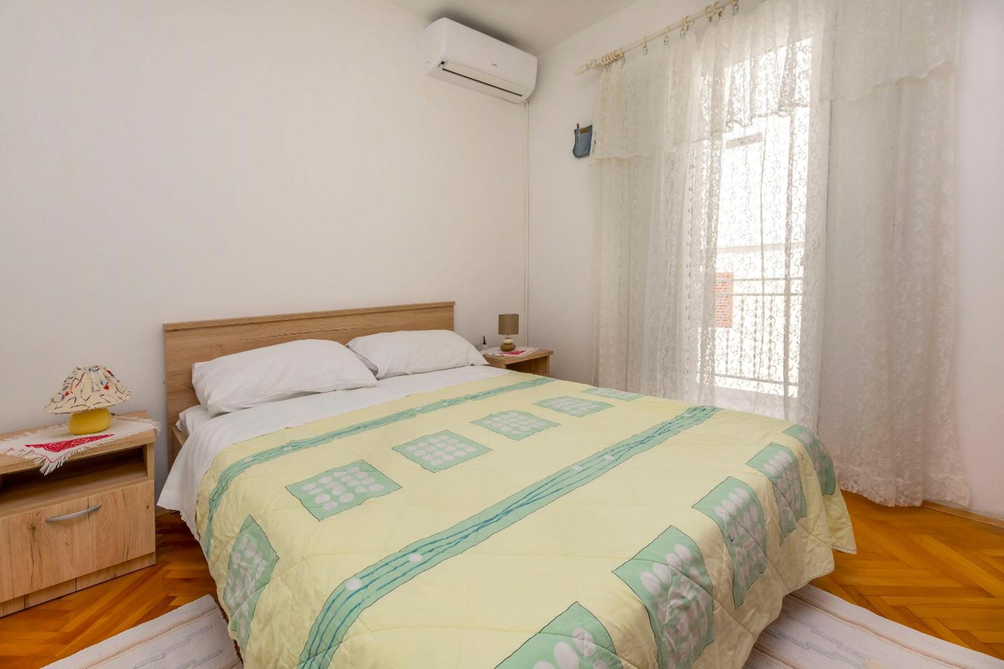 Apartment Jelena Primosten Bagian luar foto