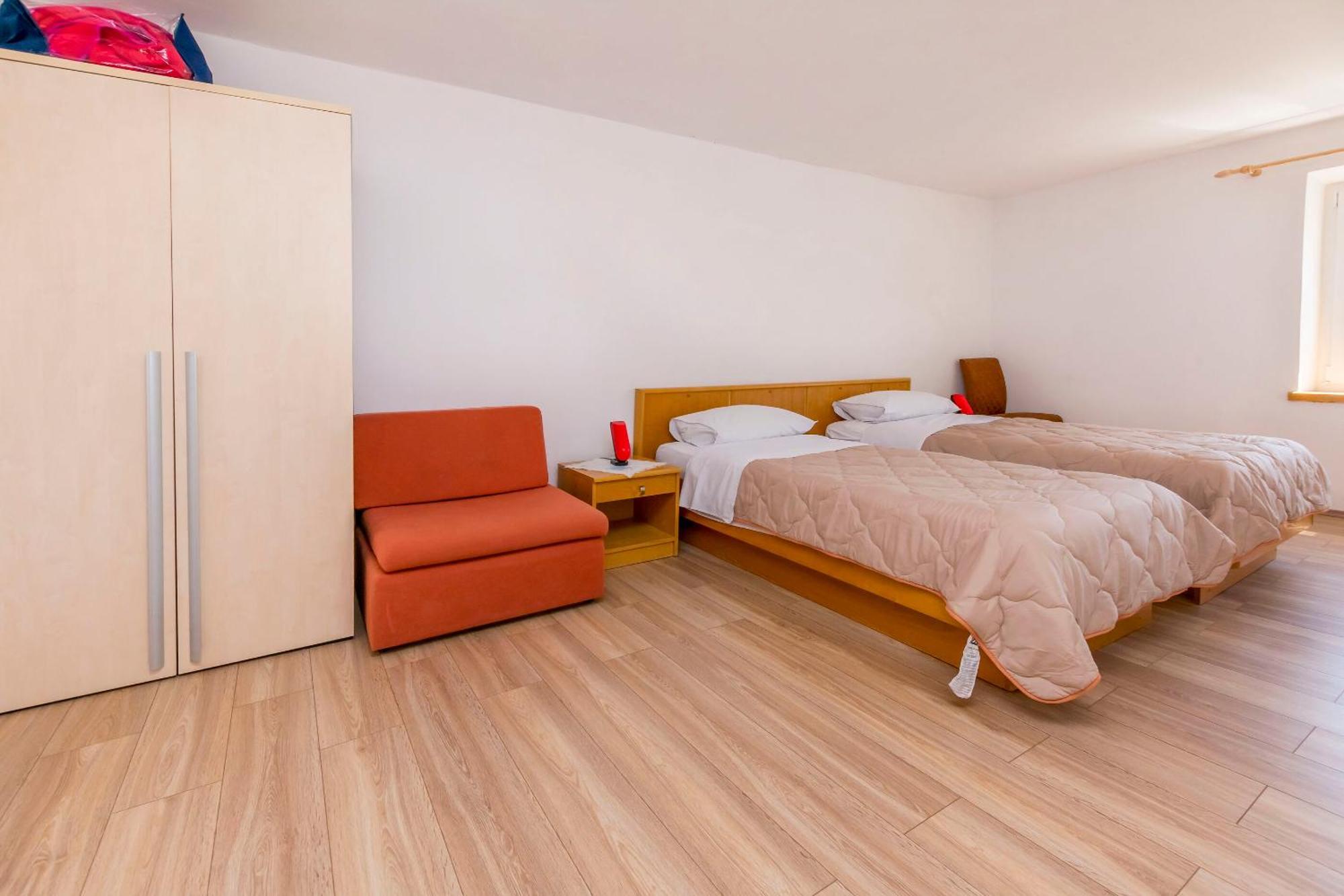 Apartment Jelena Primosten Bagian luar foto