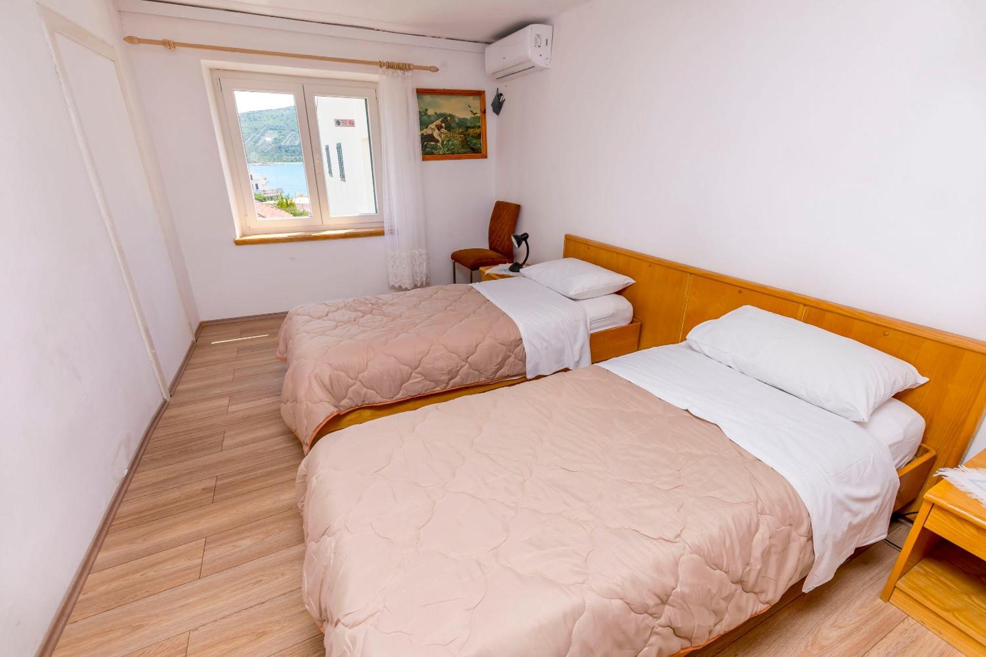 Apartment Jelena Primosten Bagian luar foto