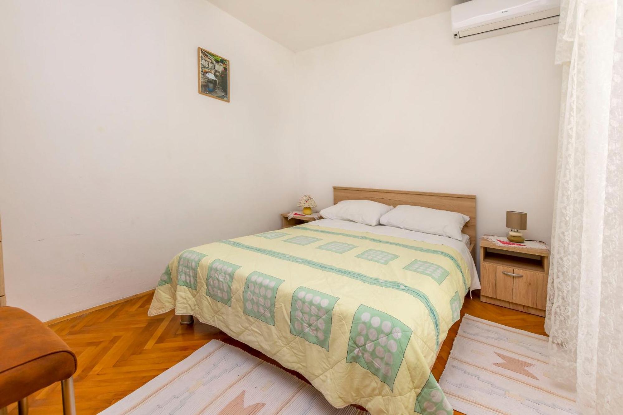 Apartment Jelena Primosten Bagian luar foto