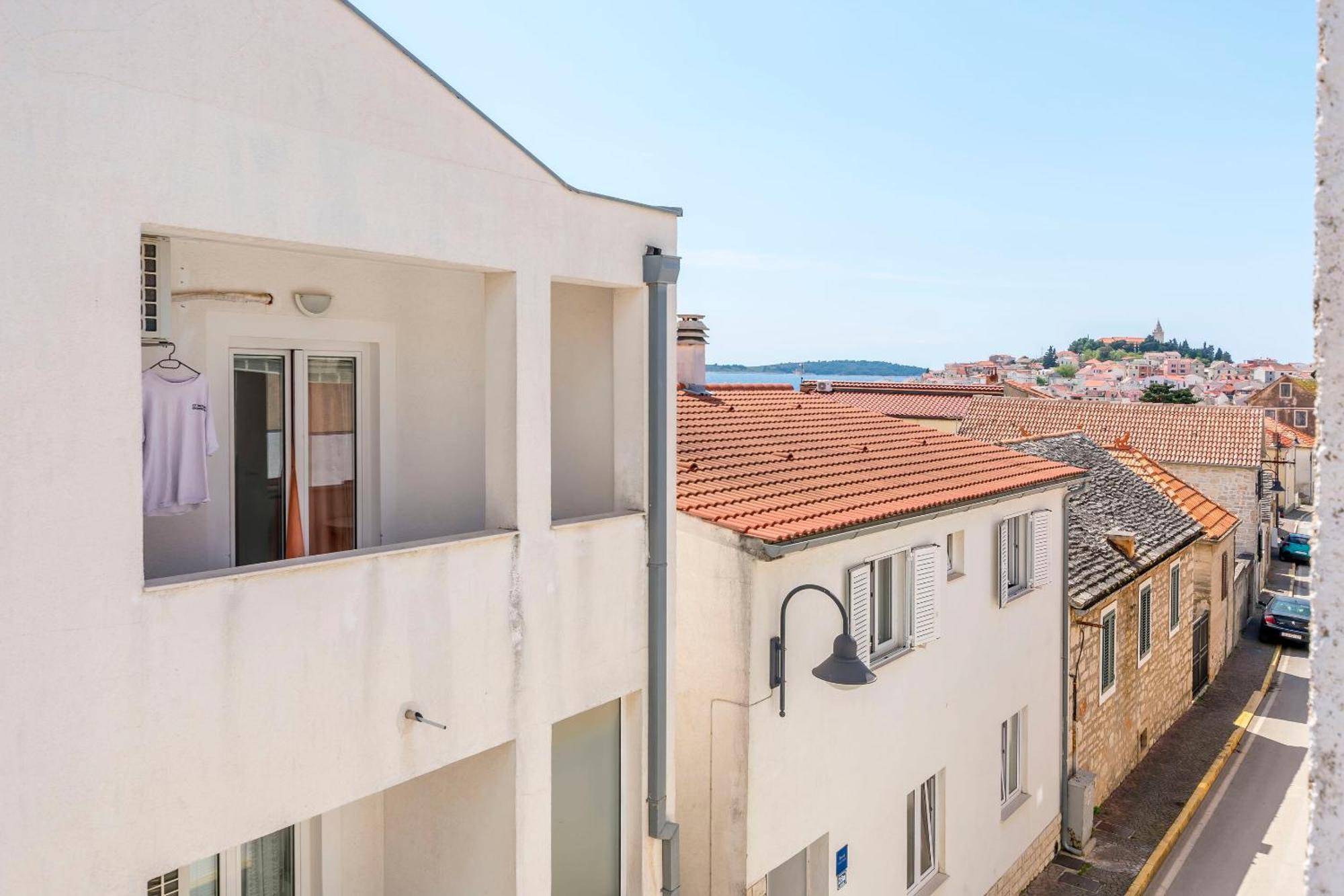 Apartment Jelena Primosten Bagian luar foto